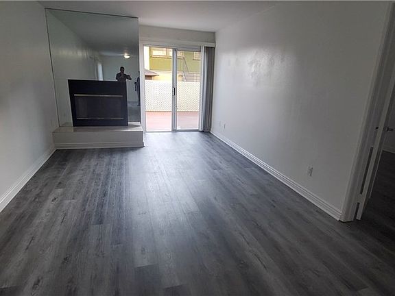 3rd image of 1114 14th St APT A