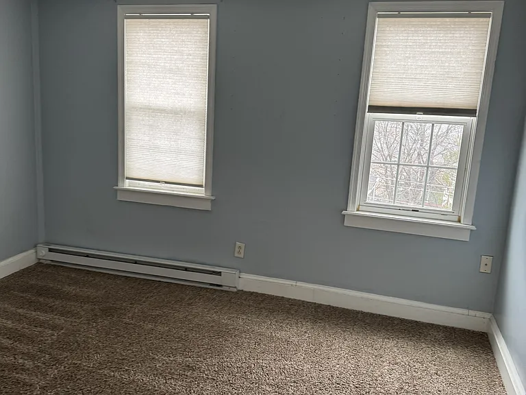 617 Pierce St — Photo 2