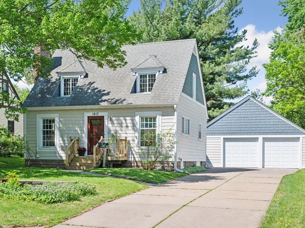 1817 Arona St, Falcon Heights, MN 55113