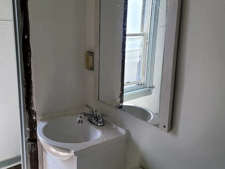123 N Front St #2 — Photo 5