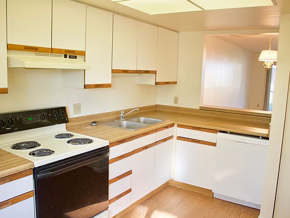 3rd image of 6539 Magellan Ct #105