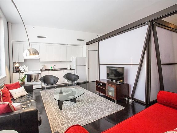 3rd image of 335 Carondelet St #209