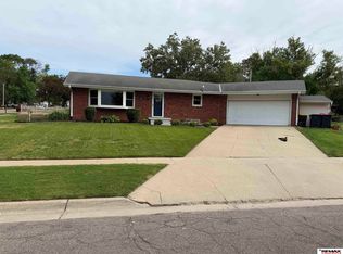 631 Capitol Beach Blvd, Lincoln, NE 68528
