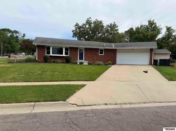 631 Capitol Beach Blvd, Lincoln, NE 68528