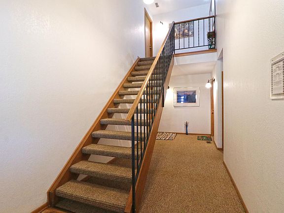 3rd image of 1313 Stratford Dr #1313