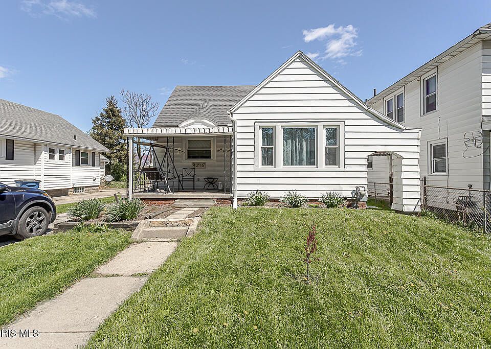 1st image of 4216 Caroline Ave