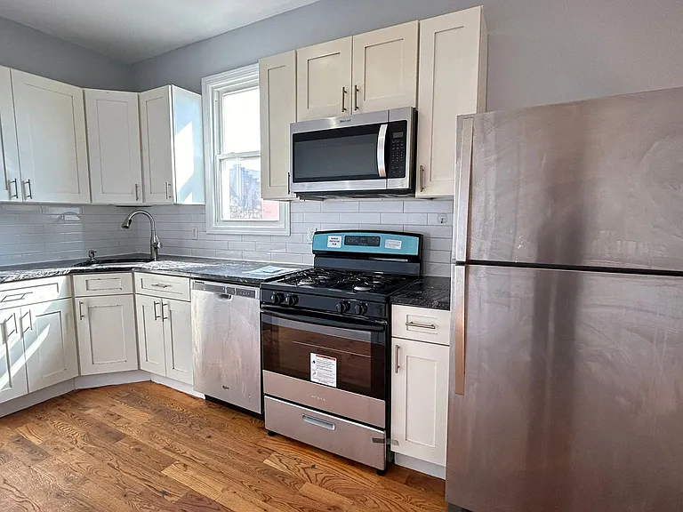 67 Grant Ave #5E — Photo 1