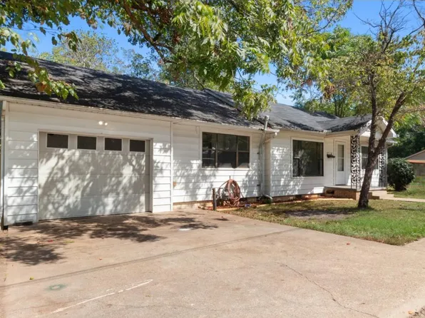 1028 E Highland Ave, Malvern, AR 72104