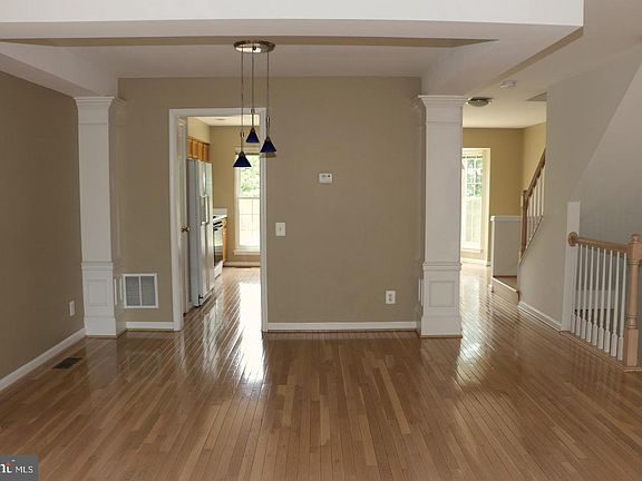 4th image of 11535 Bertram St