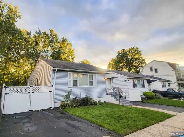 9 Rich St, Irvington, NJ 07111