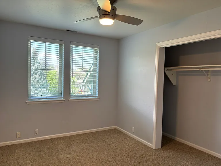 104 Lakeside Dr — Photo 7
