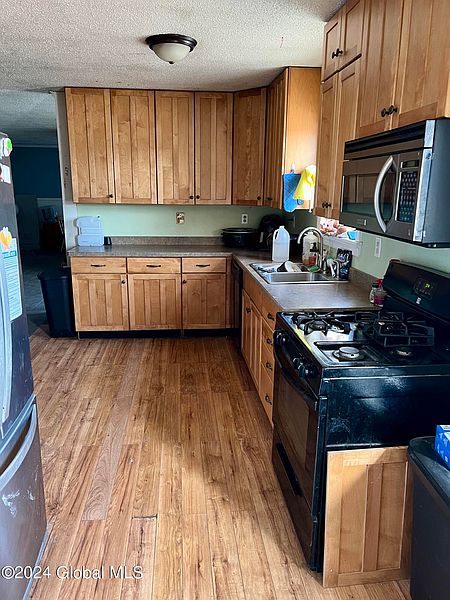 4th image of 205 Geer Road