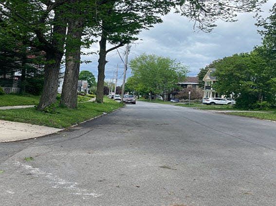 4th image of 2107 Highland Ave