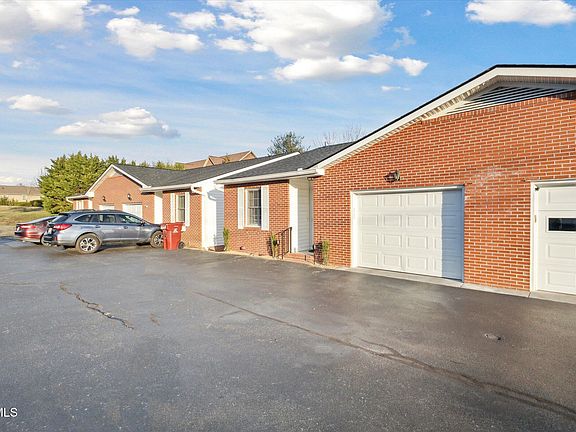 3rd image of 2 E Tunbridge Ct