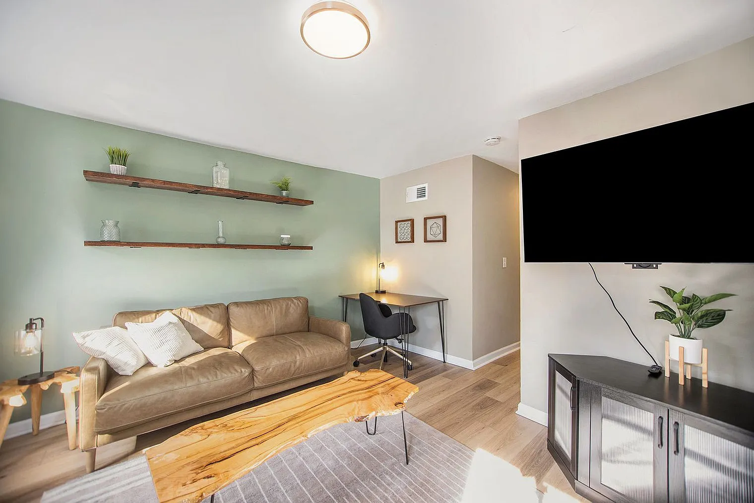 2 bed, 1.0 bath, 742 sqft, $3,175 — Photo 1