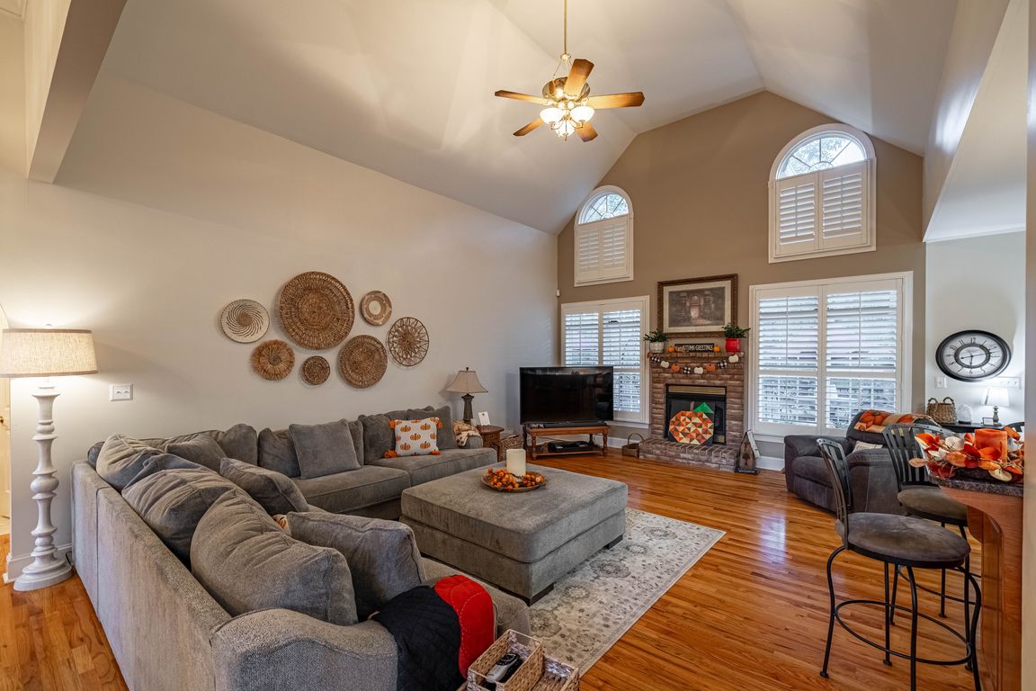 next background image