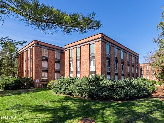 2nd image of 1400 Kenesaw Ave APT 33G