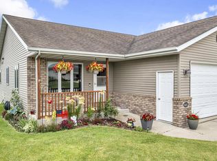 805 Ethan Allen Dr, Howards Grove, WI 53083