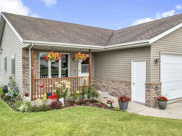 805 Ethan Allen DRIVE, Howards Grove, WI 53083