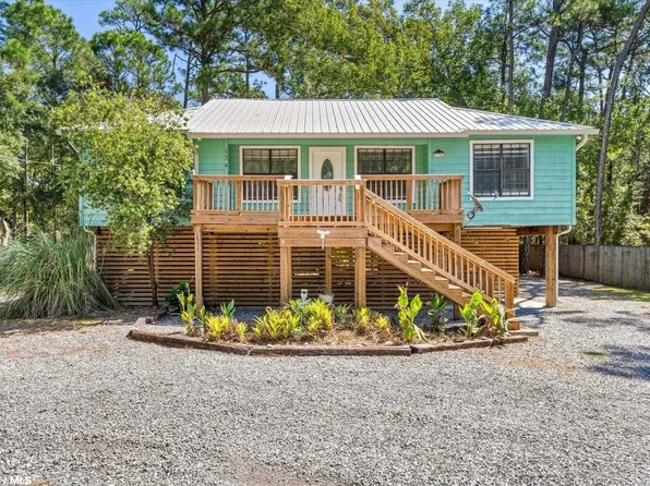 134 Hernando St, Dauphin Island, AL 36528