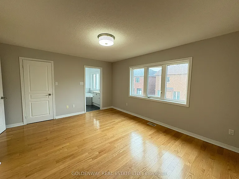 34 Whitford Rd — Photo 12