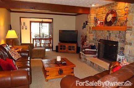 Kitchen
						:
						Showing eat-in area