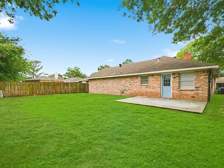 12931 Westella Dr — Photo 23