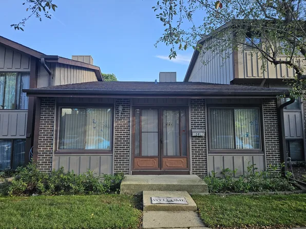 591 Forum Dr #127, Roselle, IL 60172