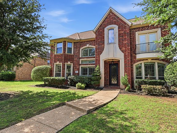 2nd image of 627 Seymour Dr