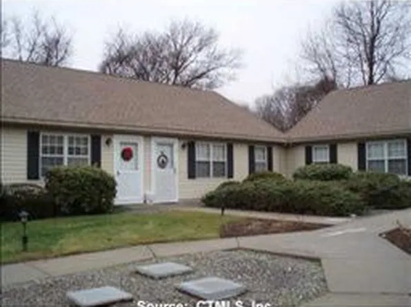 2 Plymouth Ct, Clinton, CT 06413