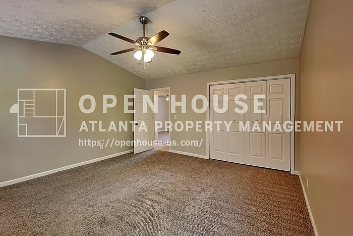 815 Riverstone Ln — Photo 24
