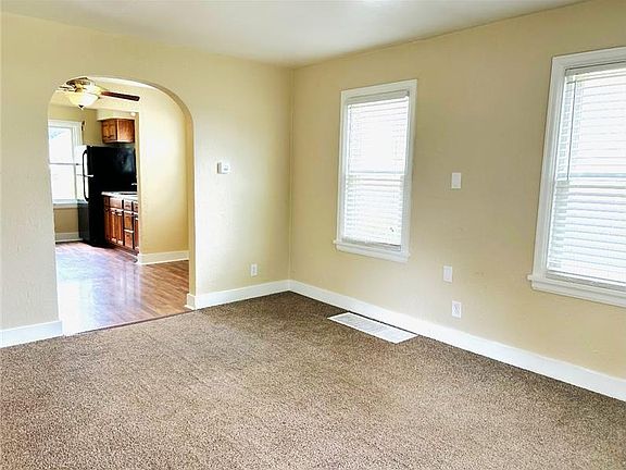 4th image of 129 McConnell Ave