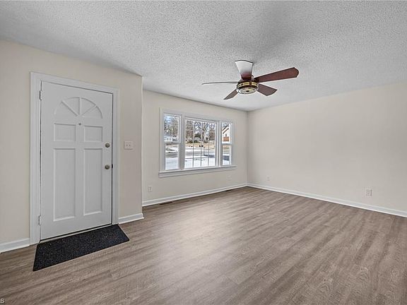 2nd image of 1207 Martin Luther King Jr Blvd