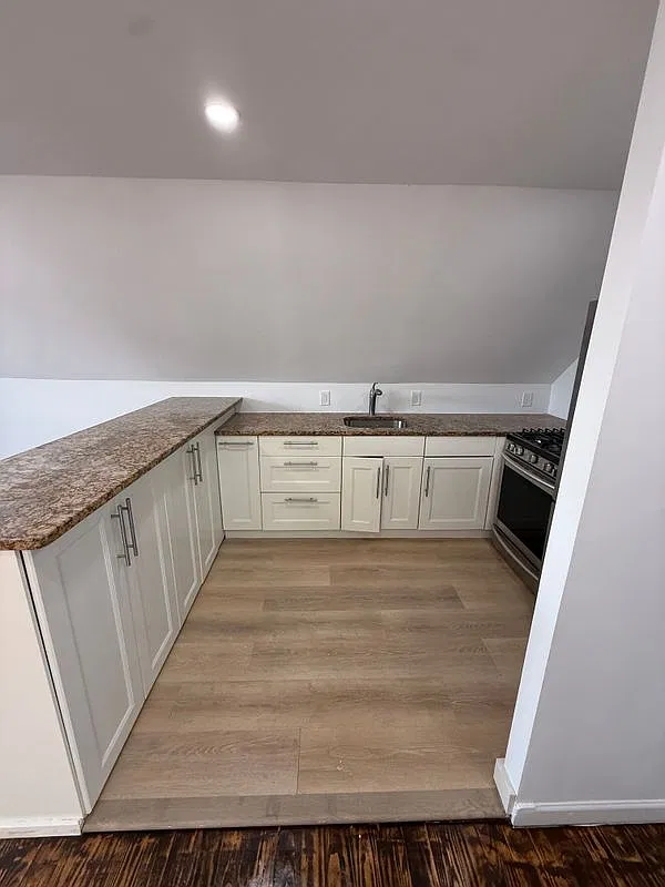 1 bed, 1.0 bath, 1000 sqft, $2,600 — Photo 4