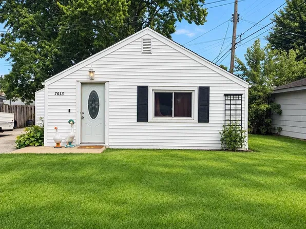 7013 Elkhorn St, Machesney Park, IL 61115