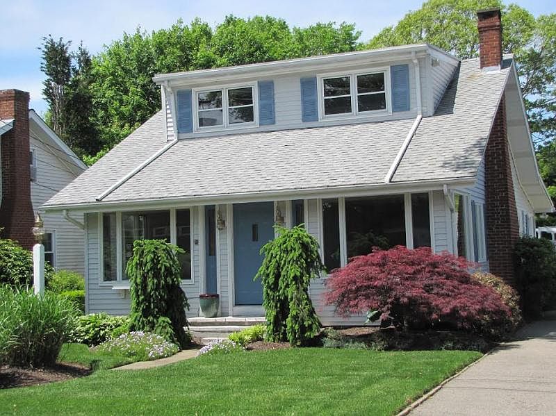 1st image of 118 Sauga Ave