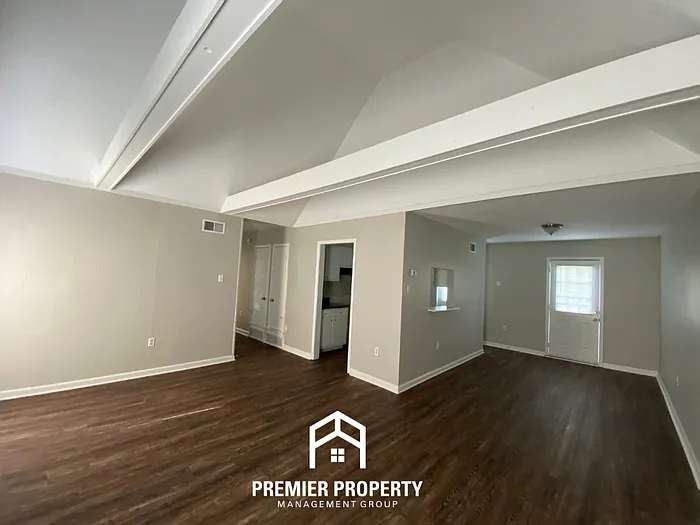 Building Photo - 5735 Willow Springs Dr