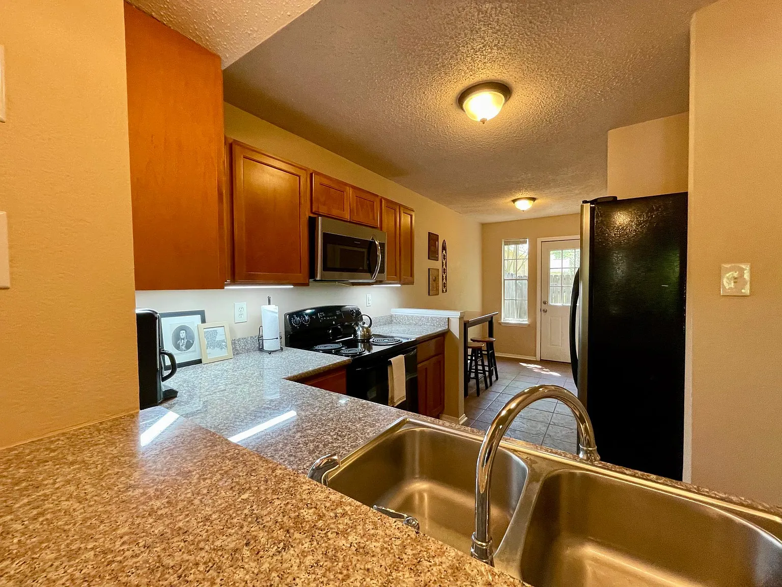 716 Heavens Dr — Photo 2