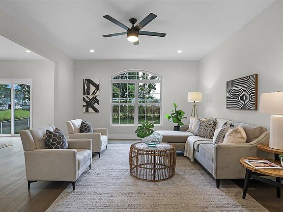 3rd image of 4848 Blackhawk Dr