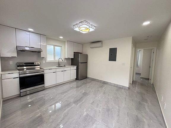 3rd image of 3243 Francis St #A