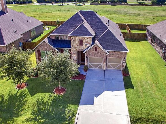 3rd image of 22307 Pine Tree Dr