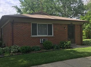 2403 W Thirteen Mile Rd, Royal Oak, MI 48073