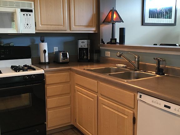 3rd image of 567 Mountain Vista Cir
