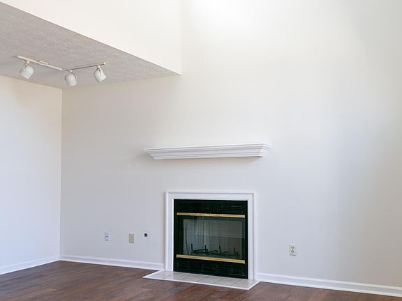 4th image of 3808 Bingham Dr