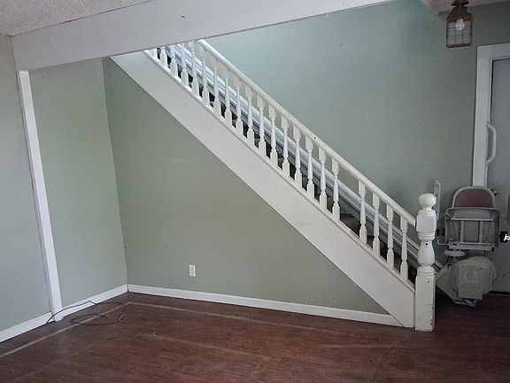 4th image of 22 Rock St