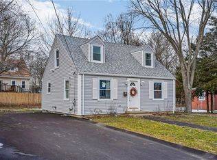 45 Halsey Dr, Warwick, RI 02889