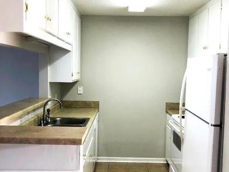 124 N Springview Dr — Photo 4