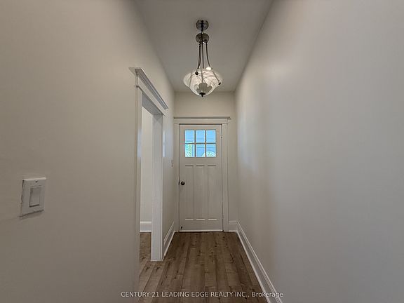 3rd image of 485 Albert St