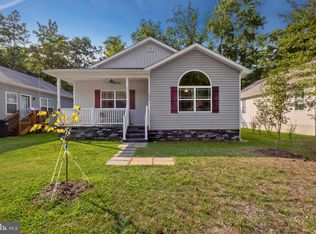 233 12th St, Colonial Beach, VA 22443