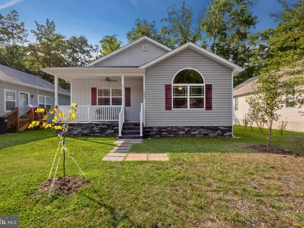 233 12th St, Colonial Beach, VA 22443